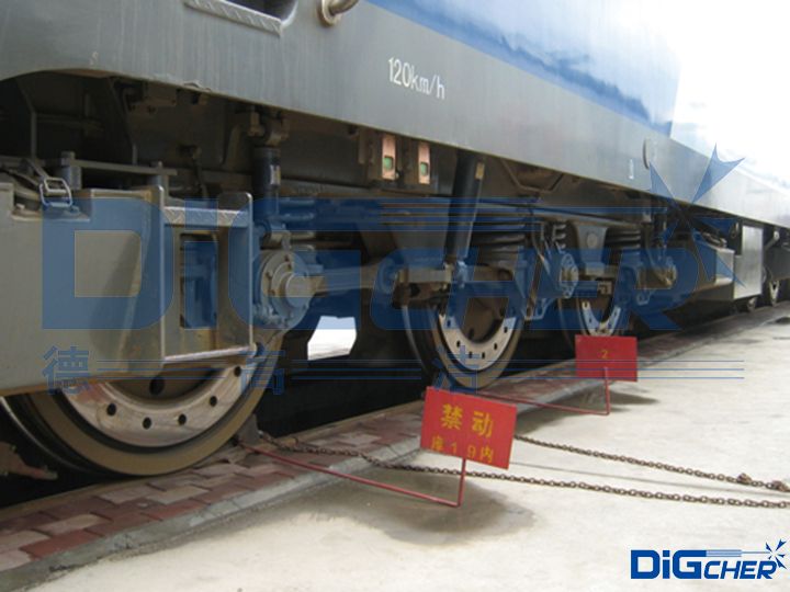 大功率牽引機(jī)車底盤清潔系統(tǒng)